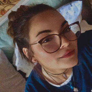 Meet your Posher, Chloe